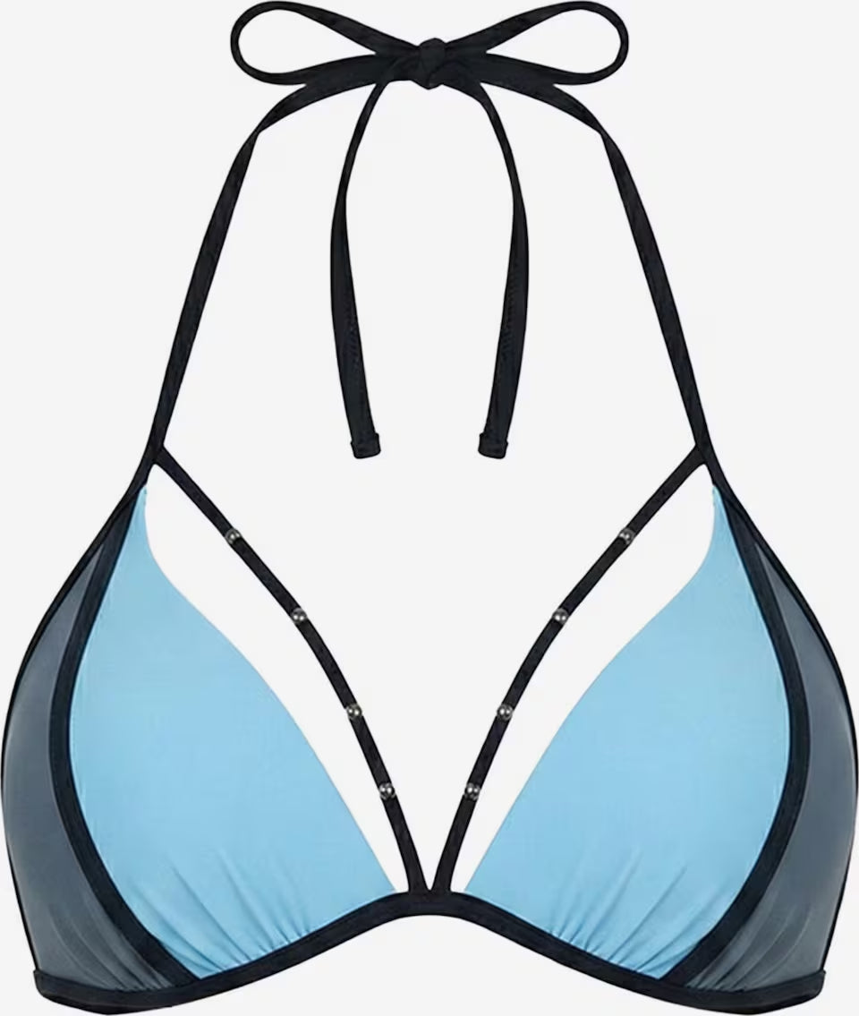 Hellblau-graues Triangel-Bikinioberteil mit schwarzen Zierträgern und Schmuckdetails