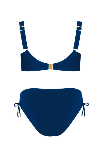 Rückansicht des Bikini Adriatic 3 in Granatblau mit verstellbaren Trägern und seitlichen Schnüren am Slip