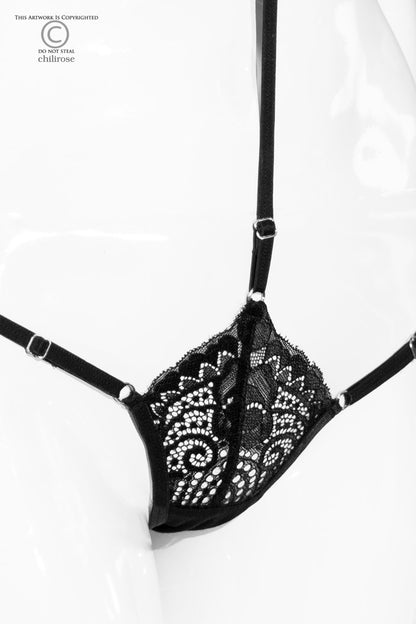 Erotic thong with choker made of soft lace in black