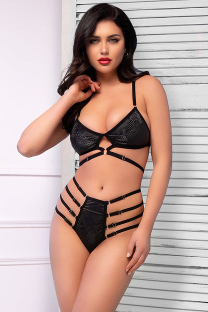 Seductive Chilirose Snake lingerie set consisting of a bra with adjustable straps and matching panties with adjustable straps