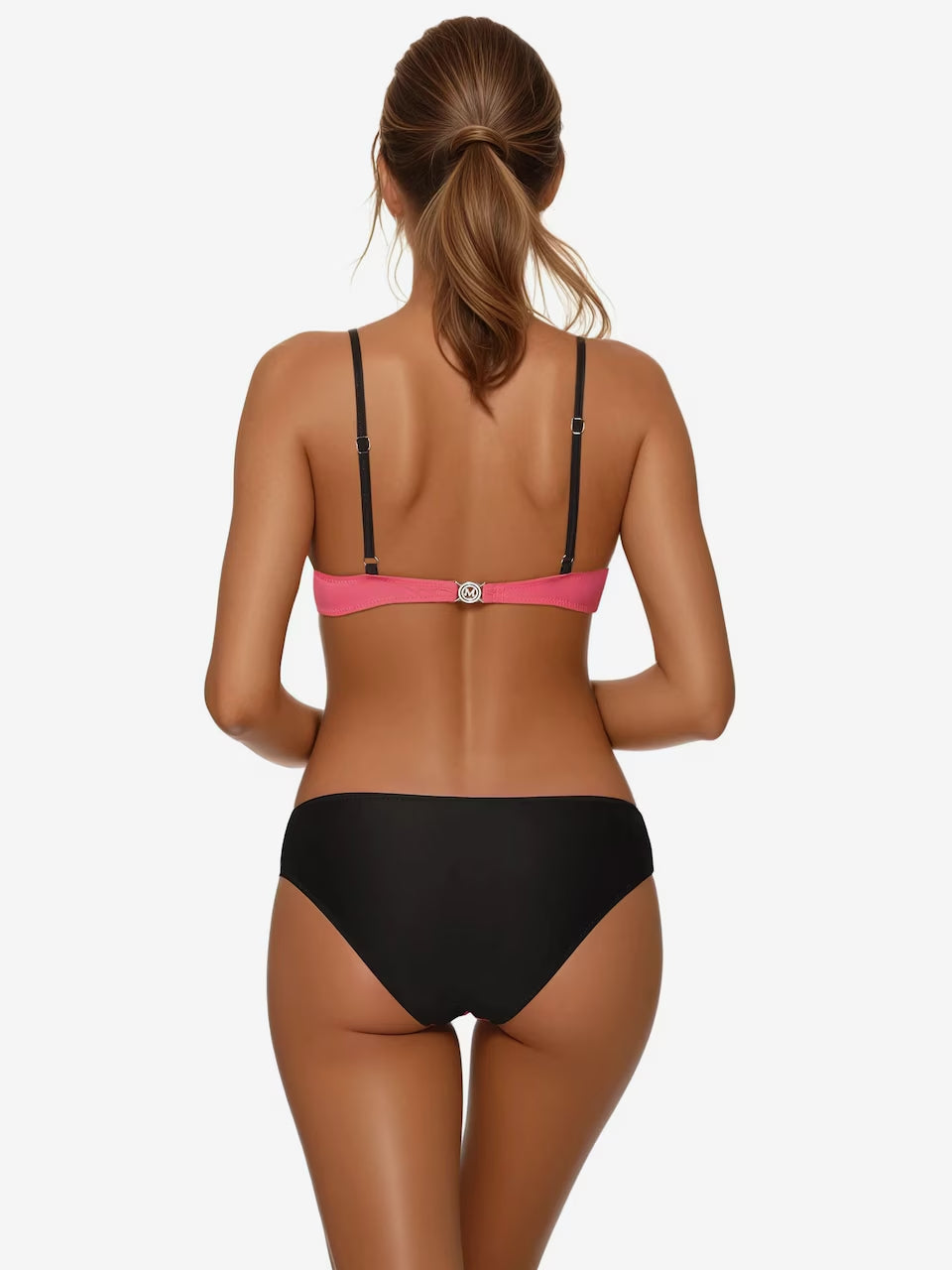 Rückansicht des pinken Damen Bikinis mit verstellbaren Trägern und schwarzem Bikini-Slip