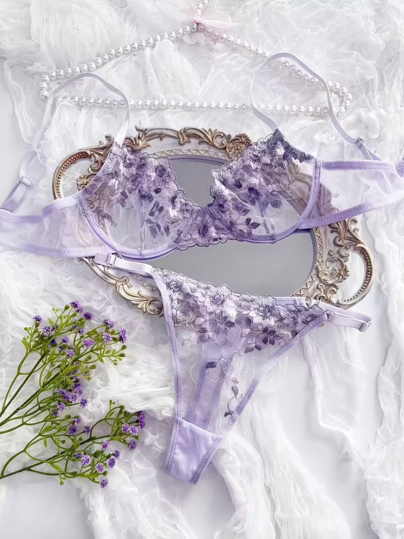 Violettes Spitzen Dessous Set mit floraler Stickerei – Luxus Lingerie für Damen