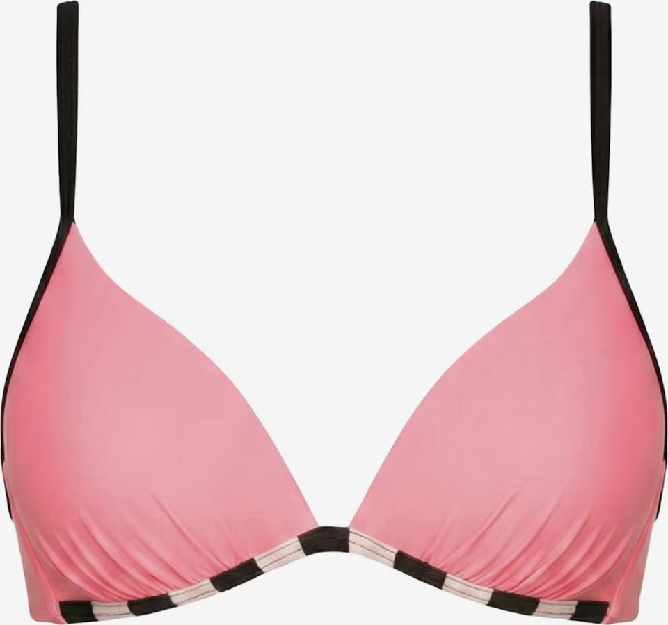 Detailansicht des rosafarbenen Push-up Bikini-Oberteils mit schwarzen Trägern und gepolsterten Cups