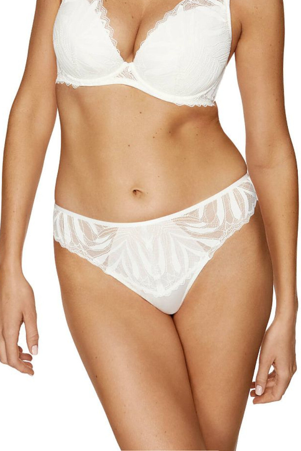 Brasilianischer String Tanga aus weicher Spitze 213656