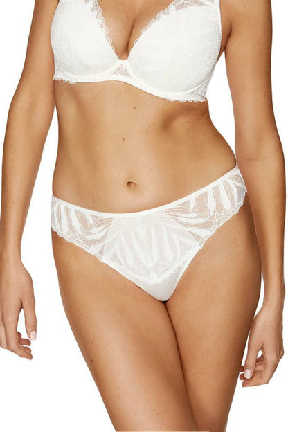 Brasilianischer String Tanga aus weicher Spitze 213656