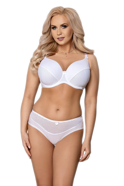 VENA VB-11 weißer Full-Cup Bügel-BH am Model mit breiten Trägern und fein gerippten Cups