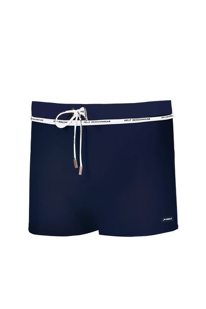 Marineblaue Herren Badehose mit dunklem Bund, weißem Kordelzug und modernem Boxer-Schnitt in der Vorderansicht