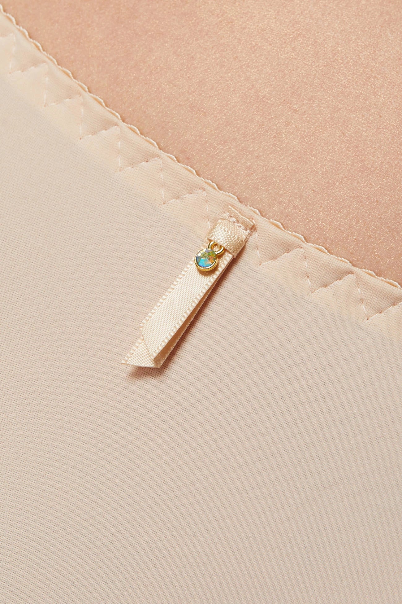 Klassisches Höschen aus glattem Strickstoff 68802